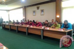 KUNJUNGAN TIM BATAS HST
