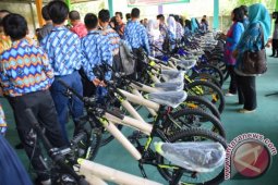 Pontianak Berikan 100 Sepeda Kepada Siswa Tidak Mampu