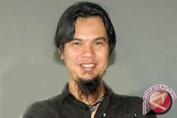 Netizen mencibir cuitan Ahmad Dhani di Twitter soal bom Sarinah