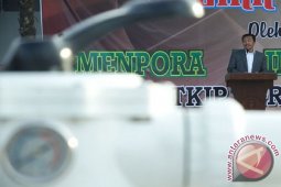 Menpora Resmikan Kolam Renang
