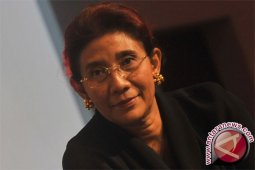 Susi Pudjiastuti yang tangguh itu kini sangat berduka