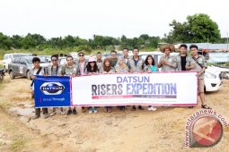15 Risers Datsun Jajal Bamboo Rafting Loksado