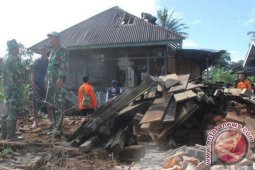Korban puting beliung butuh bantuan material bangunan