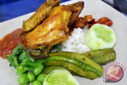 Pedasnya Nasi Tempong Banyuwangi Bikin Ketagihan