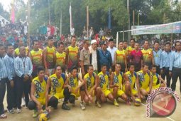 Dahlan Tutup Turnamen Bupati Cup IV 2015