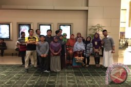 Ketua PKS Surabaya Nonton Bareng Film "KMGP"