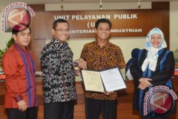 Presiden Undang Perakit Televisi Kusrin ke Istana