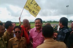 Ratusan Warga Sambut Nasir - Antonius