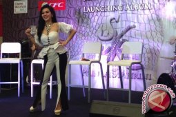 Syahrini sisipkan lagu berbahasa Inggris
