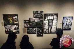 ANTARA Foto Luncurkan Buku Kilas Balik 2015