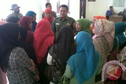 Honorer Aceh Barat Tuntut Status PNS