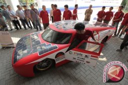 Mahasiswa Padang membuat mobil listrik kecepatan 43 km/jam
