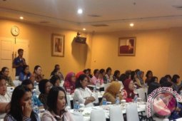 Kaum Ibu Dibekali Pengetahuan Informasi Komunikasi