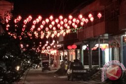 Semarak Lampion di Sungai Ayak