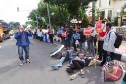 Aliansi Mahasiswa Surabaya Tolak Raperda Minuman Beralkohol
