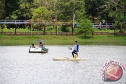 Warga Kutai Kartanegara Padati Waduk Panji Sukarame