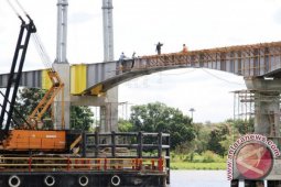 Pengerjaan Jembatan Kumala Memasuki Tahap Pengecoran Lantai