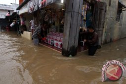 MEDAN DILANDA BANJIR