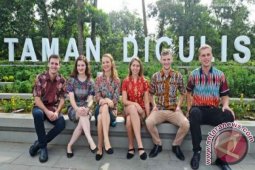 Gadis Australia Kagum Dengan Kebersihan Kota Pontianak