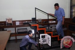 Mahasiswa Untag Ciptakan Energi Listrik Anak Tangga