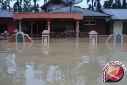 Flash inundating one thousand houses in South Solok