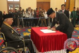 Gubernur Lantik Rusmadi Jadi Sekda Kaltim