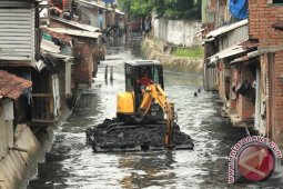 Pengerukan Sungai Surabaya