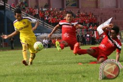Laga Perdana Persik