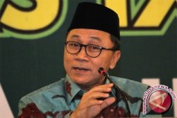Zulkifli Hasan janji dukung pelarangan rokok