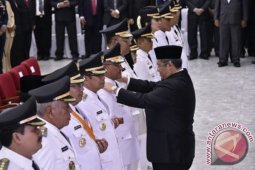 Gubernur Jabar Lantik Enam Pasang Kepala Daerah
