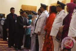 Gubernur Jatim Lantik Sembilan Pasangan Bupati Terpilih
