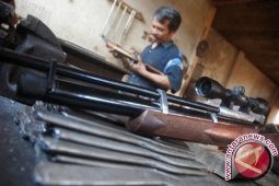 Industri Senjata AS Pasarkan Senjata untuk Anak-anak
