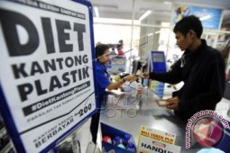 Sejumlah Ritel Berlakukan Kantong Plastik Berbayar