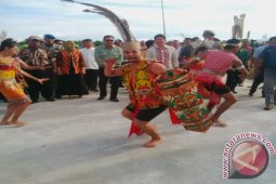 Ribuan Warga Sambut Nasir - Antonius