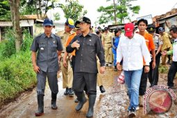 Bupati Bandung Tinjau Lokasi Banjir Rancaekek