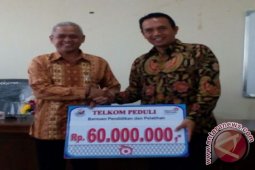 Telkom Bantu Pendidikan Tinggi Kalbar