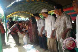BUPATI SERAHKAN RASTRA