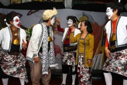 Keluhan Teater Koma untuk Ahok