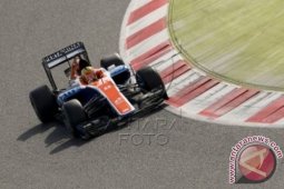 Rio Haryanto Tabrak Pembatas Lintasan tapi Tidak Cedera
