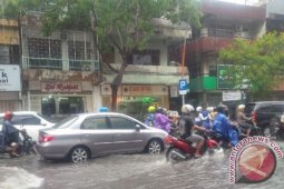 Kawasan Tengah Kota Surabaya Dilanda Banjir