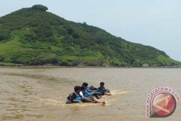 "River Tubing"  Lengkapi Wisata Pantai Payangan Jember