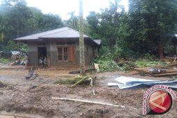 Trauma banjir bandang, warga Batu Kerbau pindah rumah
