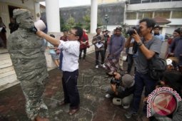 Aksi Manusia Semen