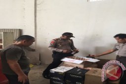 Polisi Gerebek Gudang Penyimpanan  Miras