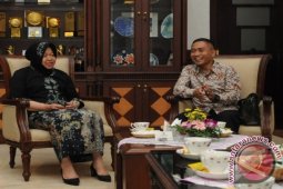 Bupati Batang Undang Rismaharini di Festival Anggaran