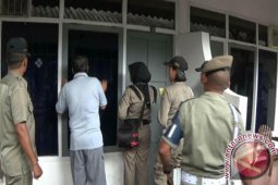 Satpol PP Situbondo Amankan Empat Pasangan