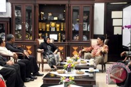 Pemkot Surabaya Matangkan Layanan Publik Mobile APPS