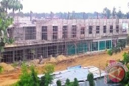 Pembangunan pasar Angsoduo baru mangkrak, konsumen resah