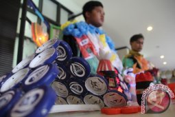 Mahasiswa UM Surabaya Kampanye Olah Limbah Plastik