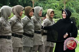 Mendagri minta polisi pamong praja murah senyum jalani tugas